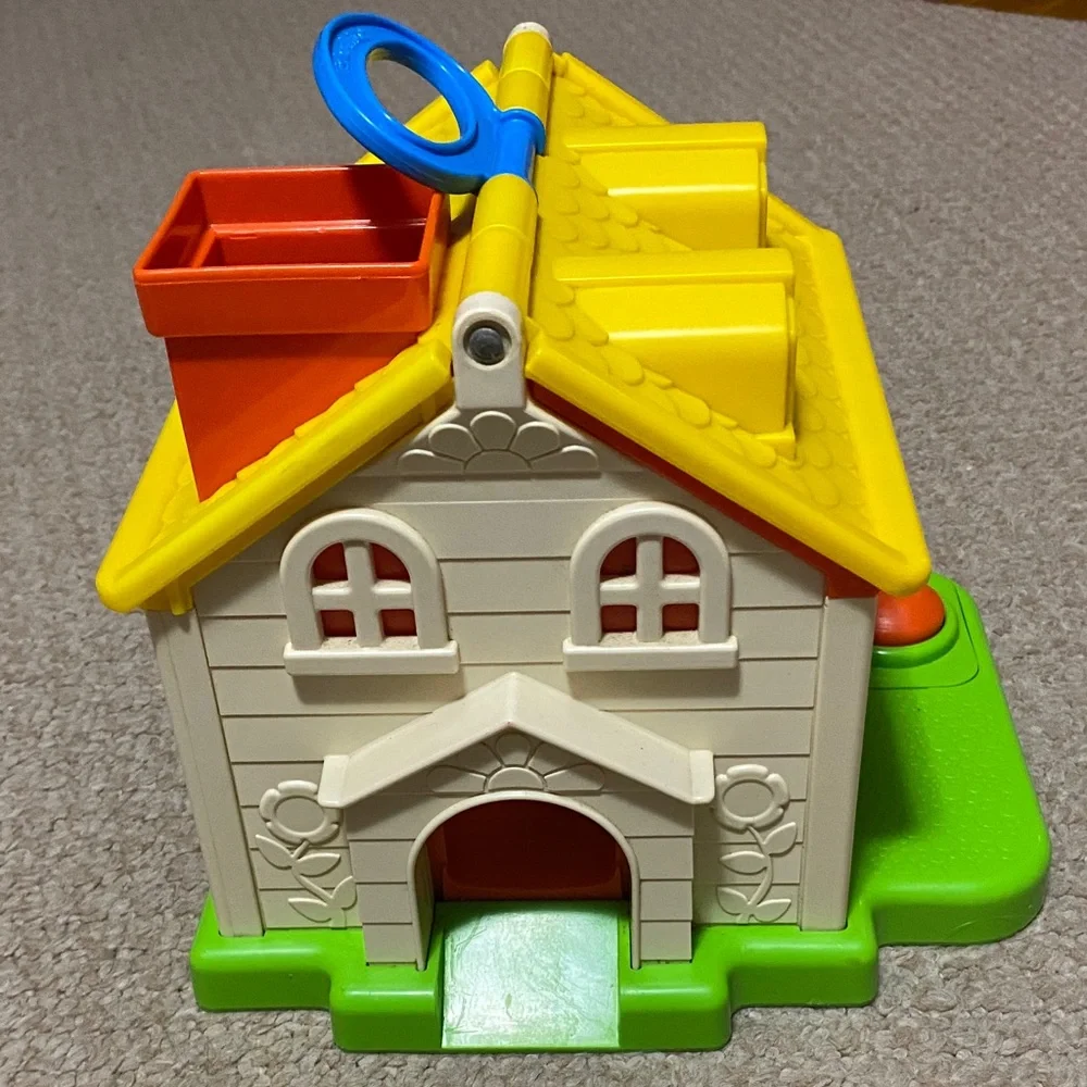 Vintage 1984 Fisher-Price Discovery Cottage